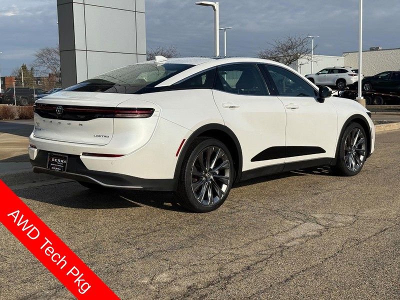 Used 2024 Toyota Crown Limited w/ Advanced Technology Package image 3