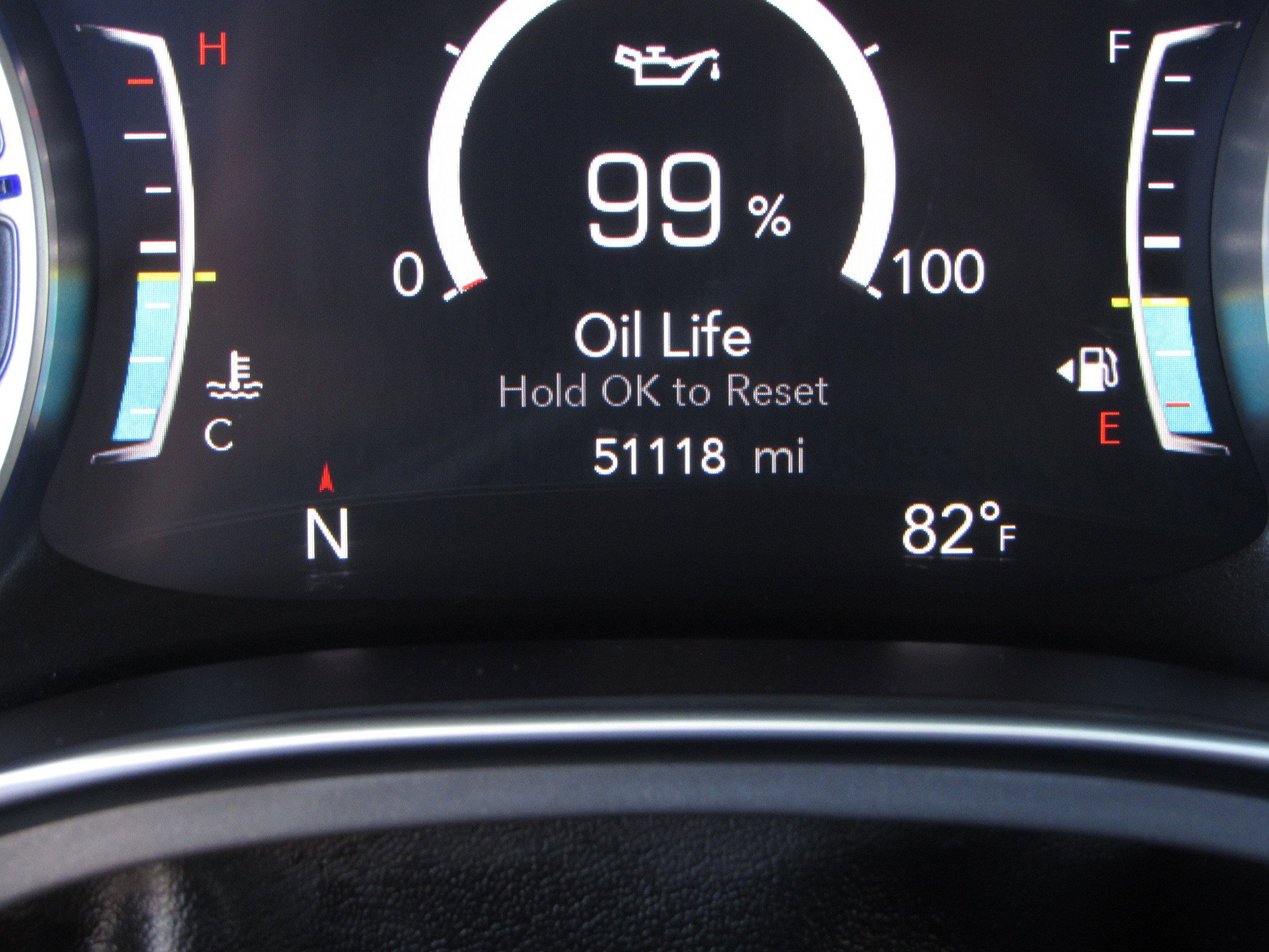 Used 2025 Chrysler Pacifica Limited image 29