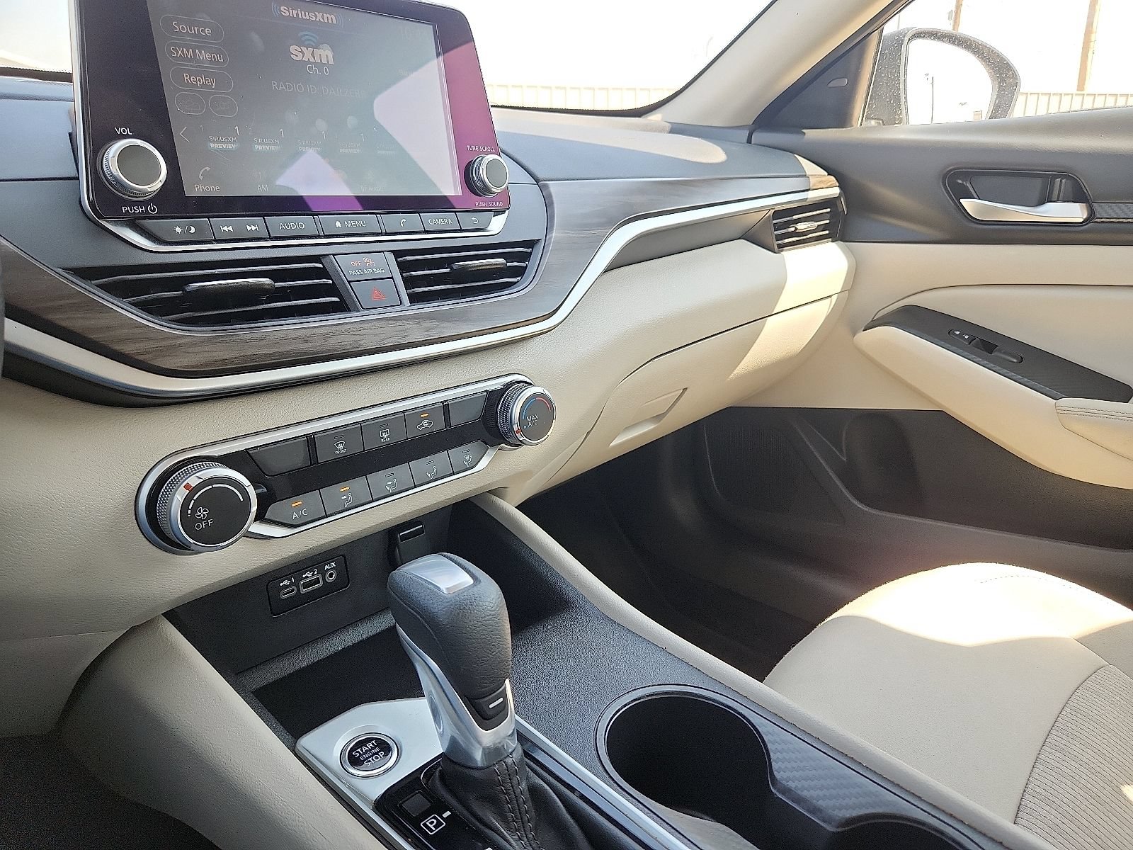 Used 2025 Nissan Altima 2.5 SV FWD image 20