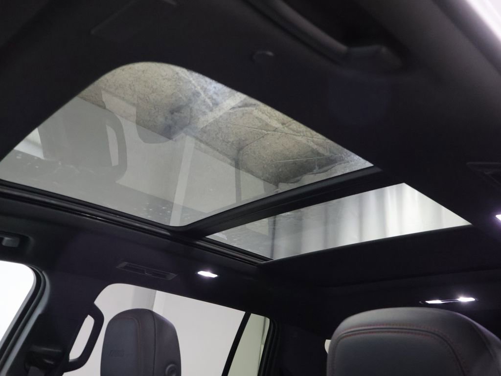 Used 2024 Chevrolet Traverse RS w/ LPO, Floor Liner Package image 31