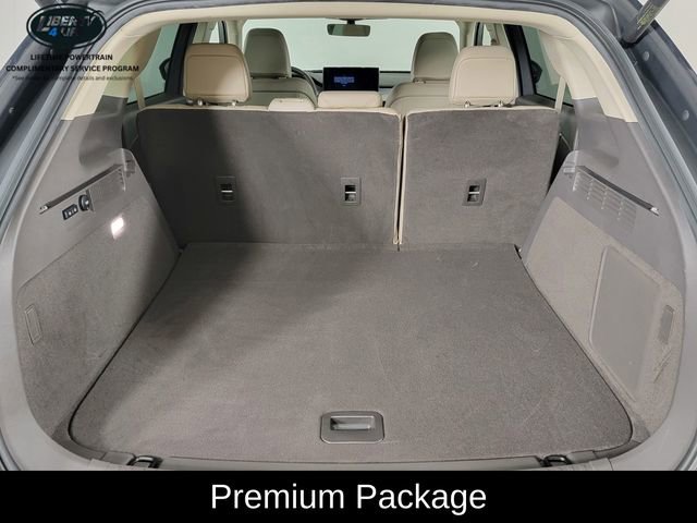 Used 2022 Lincoln Nautilus AWD w/ Premium Package image 16