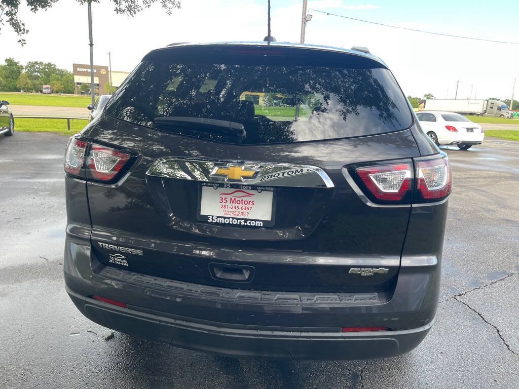 Used 2017 Chevrolet Traverse LS FWD image 4