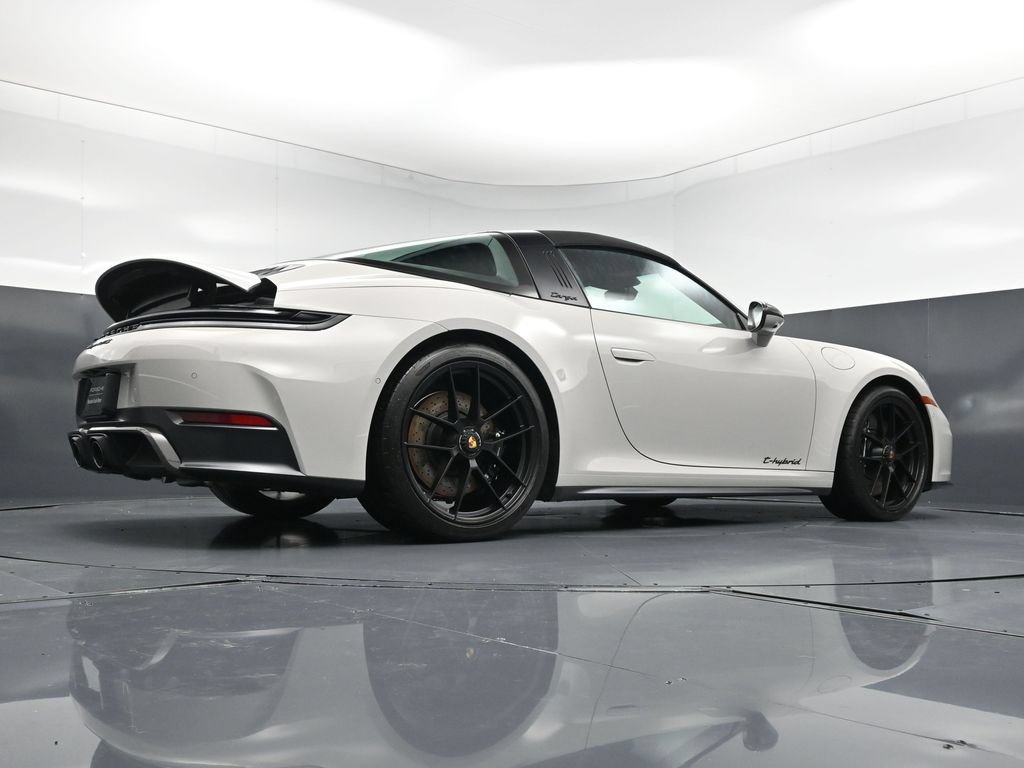 Certified 2026 Porsche 911 Targa 4 GTS AWD/4WD image 25