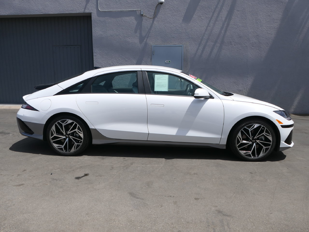 Used 2023 Hyundai Ioniq 6 SEL AWD/4WD image 2