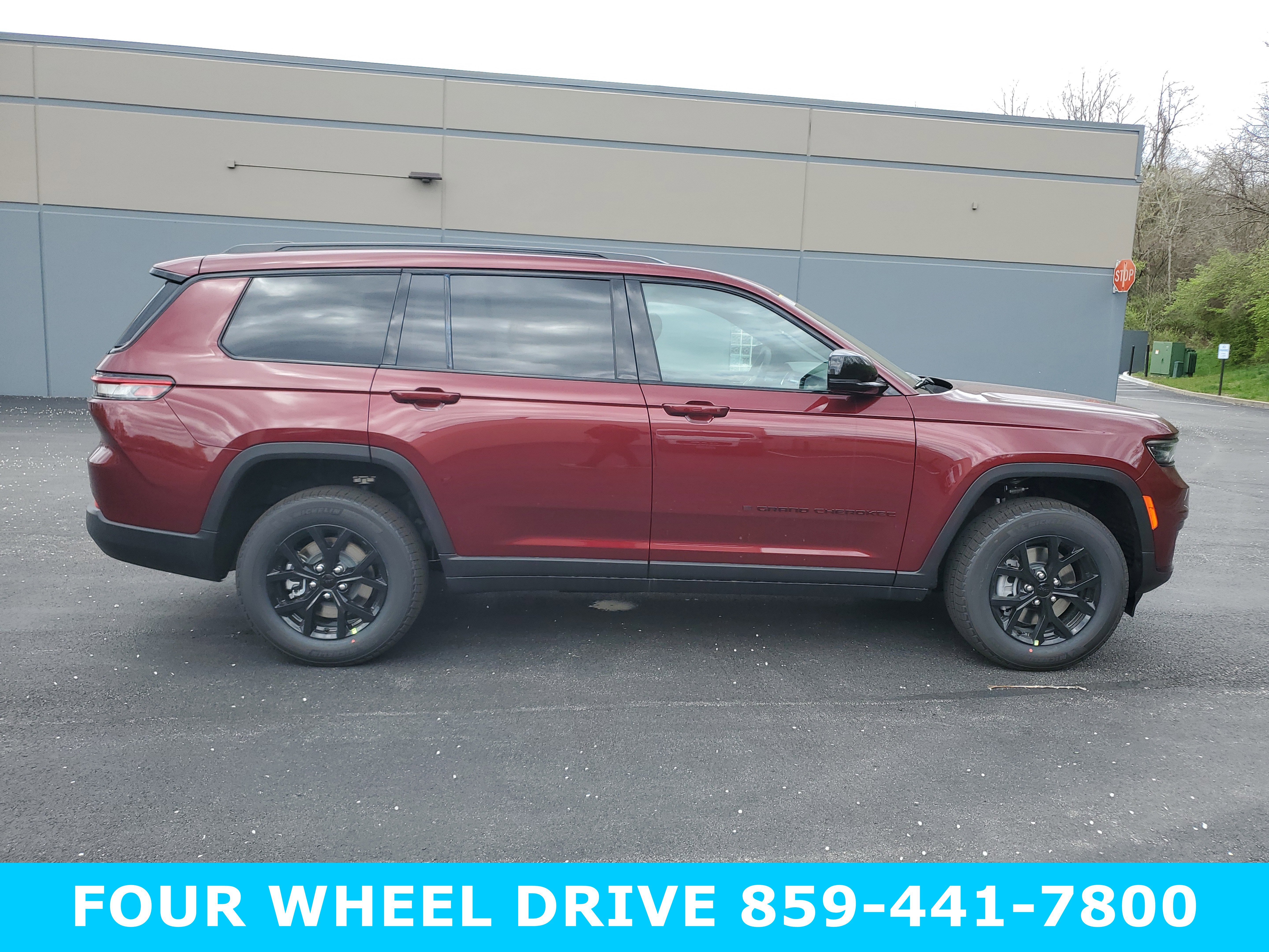 New 2025 Jeep Grand Cherokee L Altitude image 3