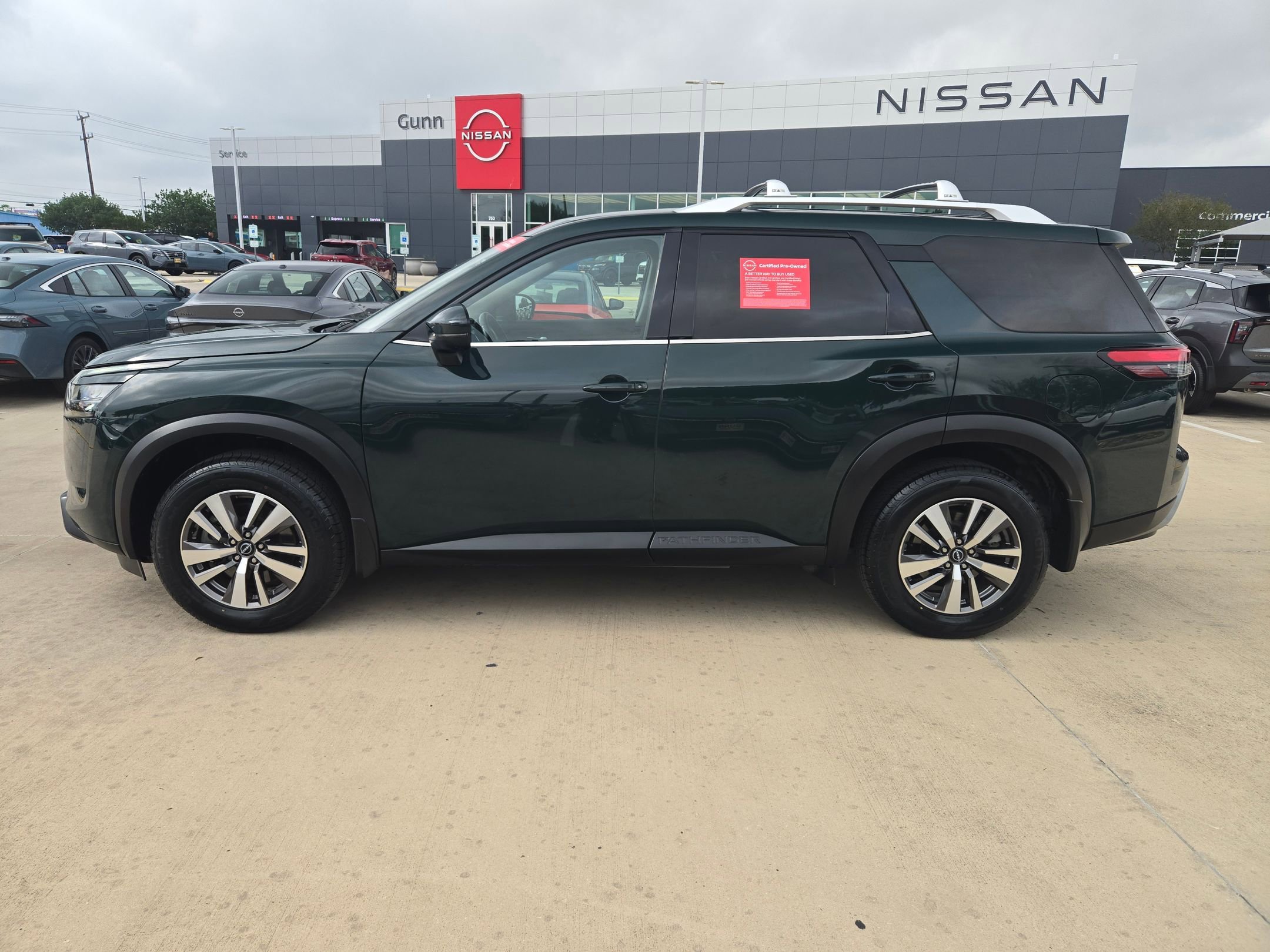 Certified 2023 Nissan Pathfinder SL w/ Black Appearance Package image 6