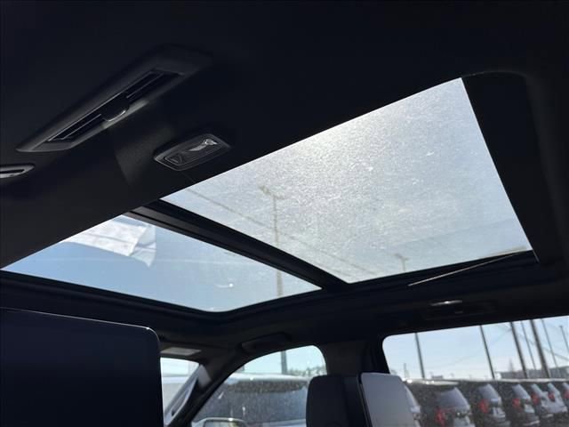 New 2026 GMC Yukon XL Denali w/ Denali Reserve Package image 25