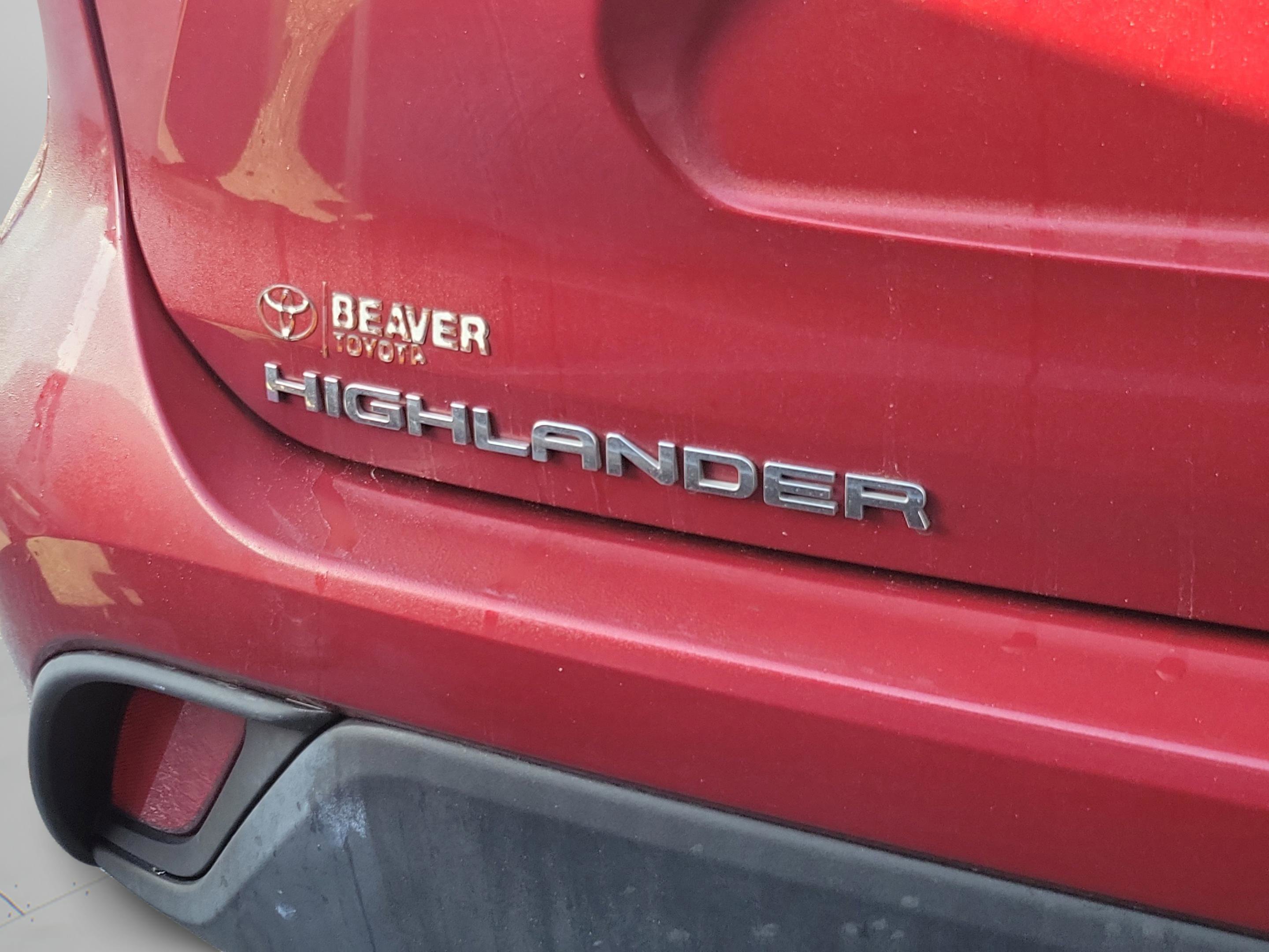 Used 2023 Toyota Highlander XLE image 30