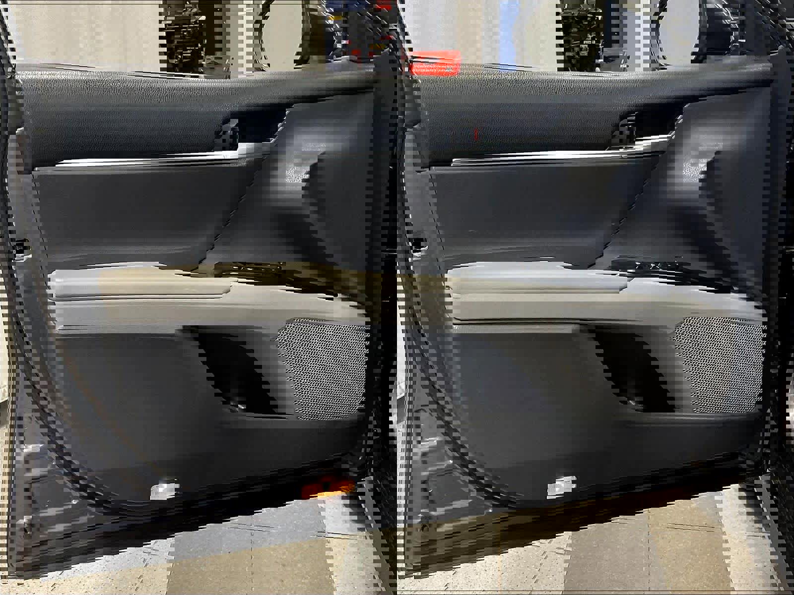 Used 2018 Toyota Camry LE image 9