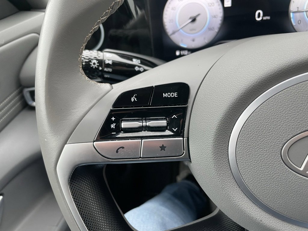 Used 2025 Hyundai Elantra SEL image 23