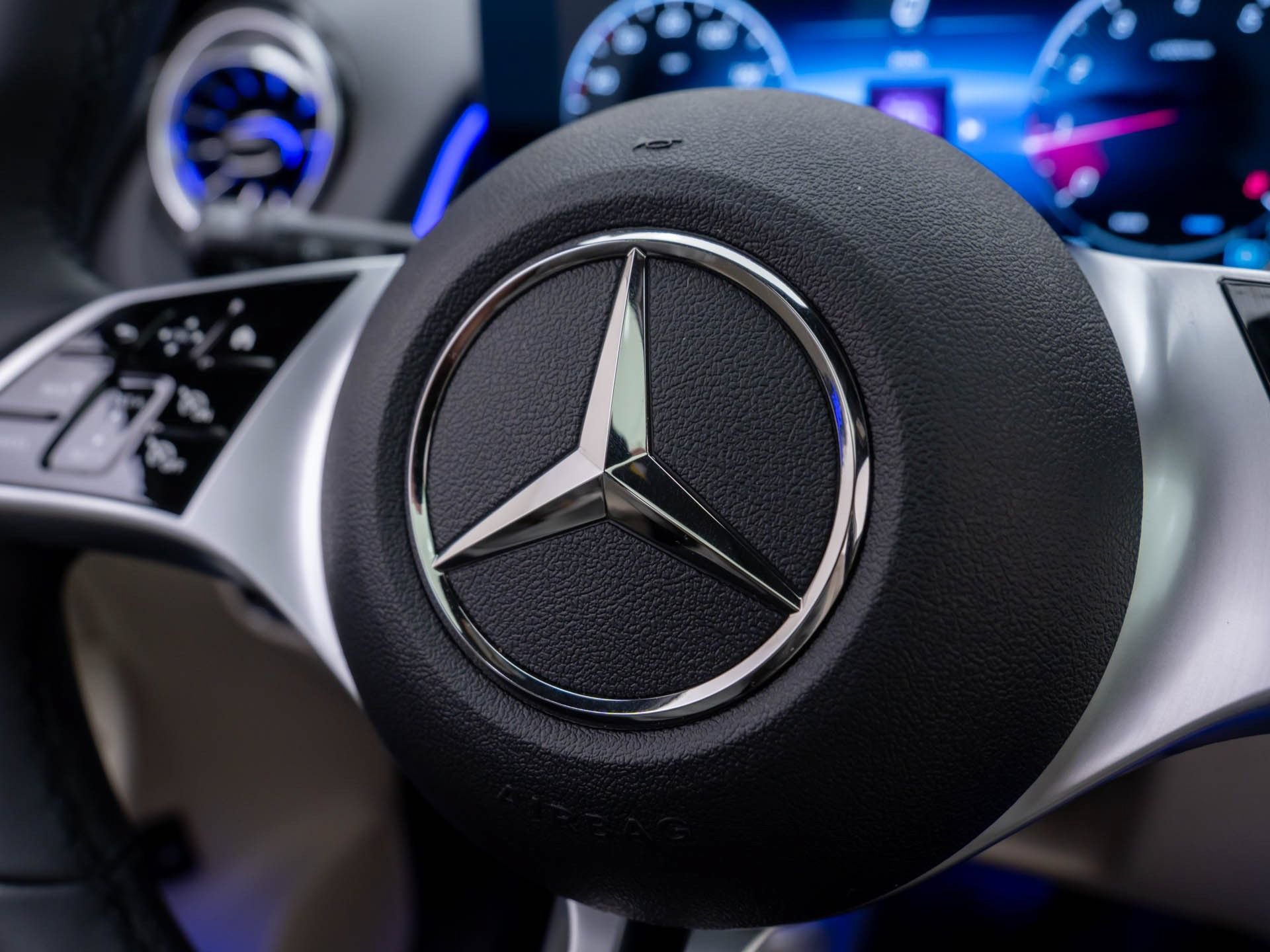New 2026 Mercedes-Benz GLB 250 4MATIC image 25