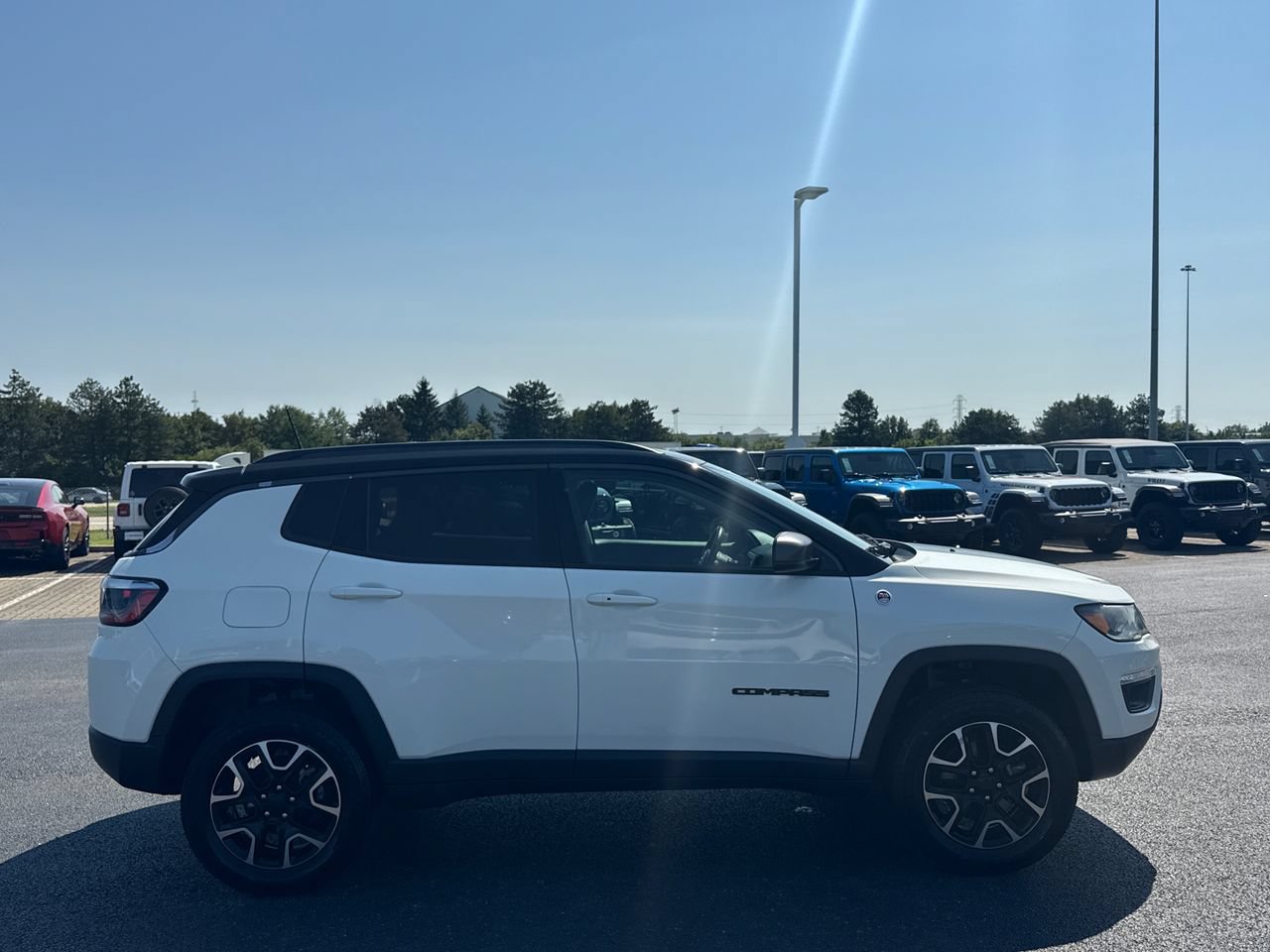 Used 2021 Jeep Compass Trailhawk w/ Convenience Group AWD/4WD image 2