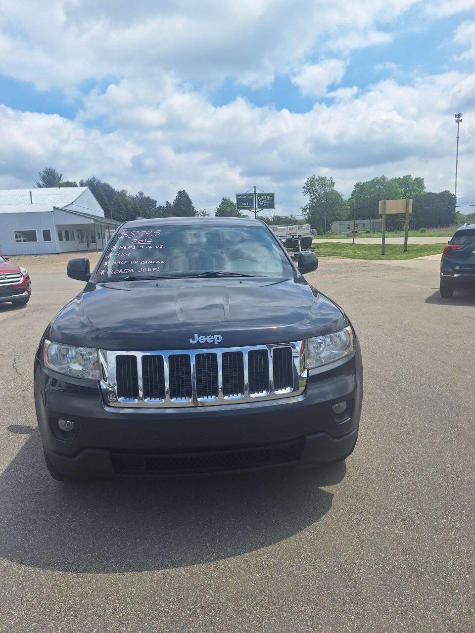 Used 2012 Jeep Grand Cherokee Laredo AWD/4WD image 2