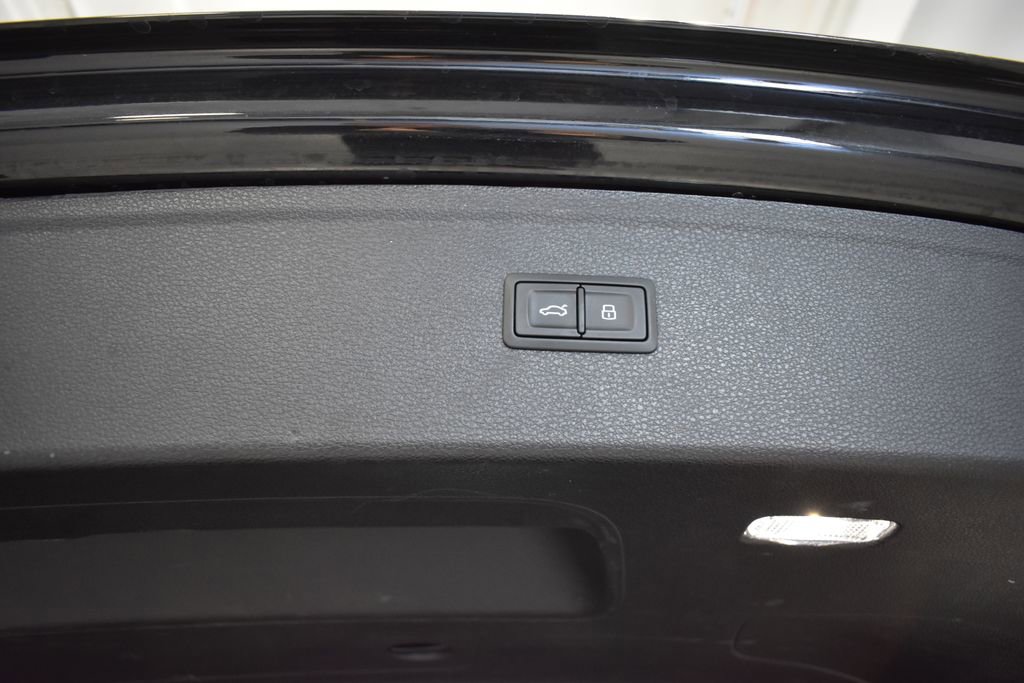 Used 2023 Audi Q5 2.0T Premium w/ Convenience Package AWD/4WD image 31