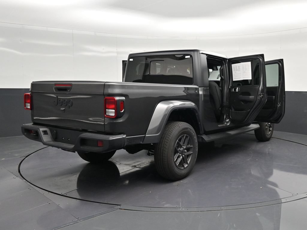Used 2025 Jeep Gladiator Sport AWD/4WD image 36