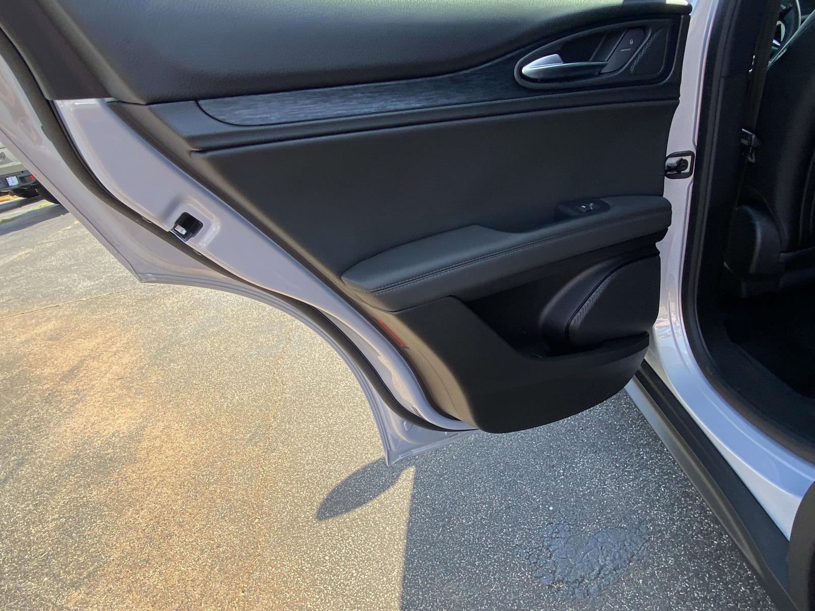 Used 2024 Alfa Romeo Stelvio Sprint image 20