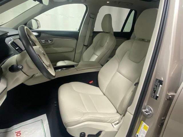 Used 2025 Volvo XC90 B5 Plus w/ Protection Package AWD/4WD image 10