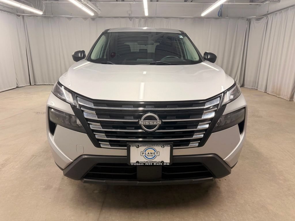 Used 2024 Nissan Rogue S AWD/4WD image 6