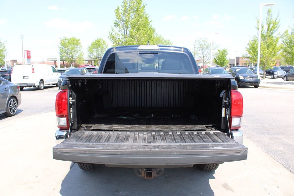 Used 2019 Toyota Tacoma SR5 AWD/4WD image 11