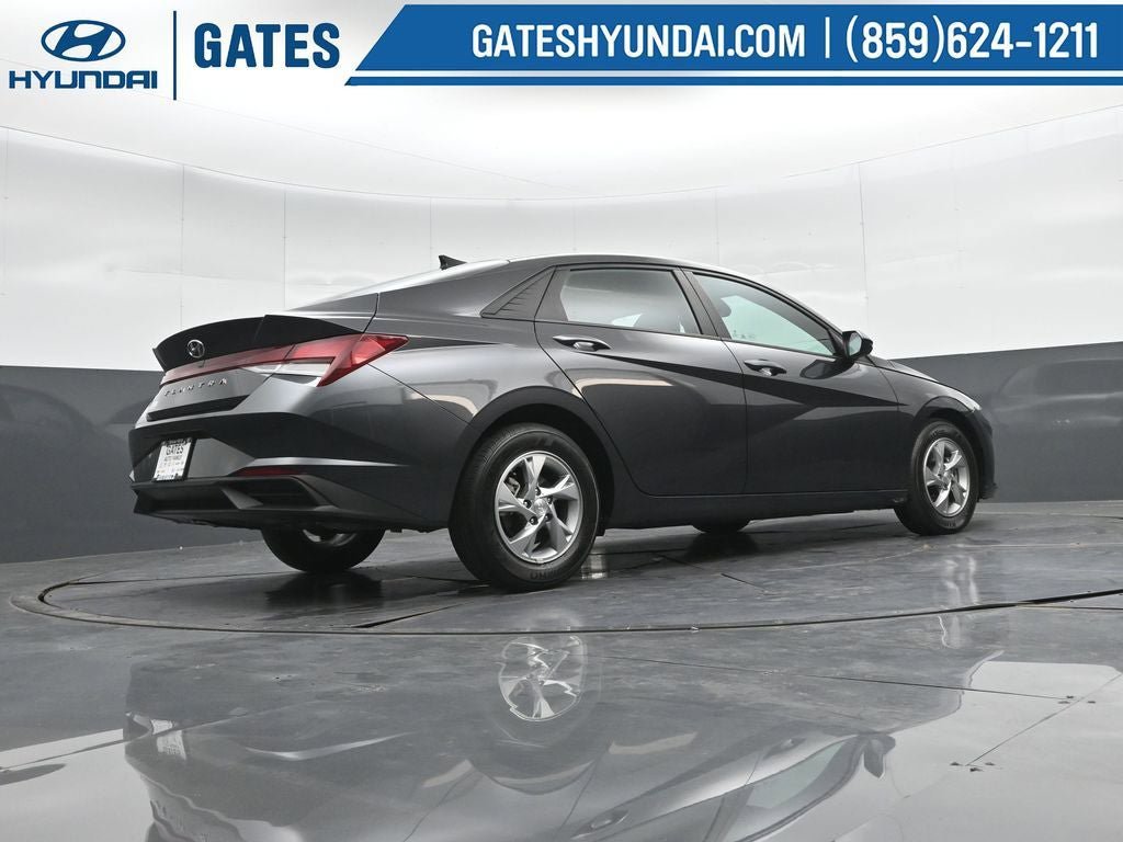 Certified 2021 Hyundai Elantra SE image 32