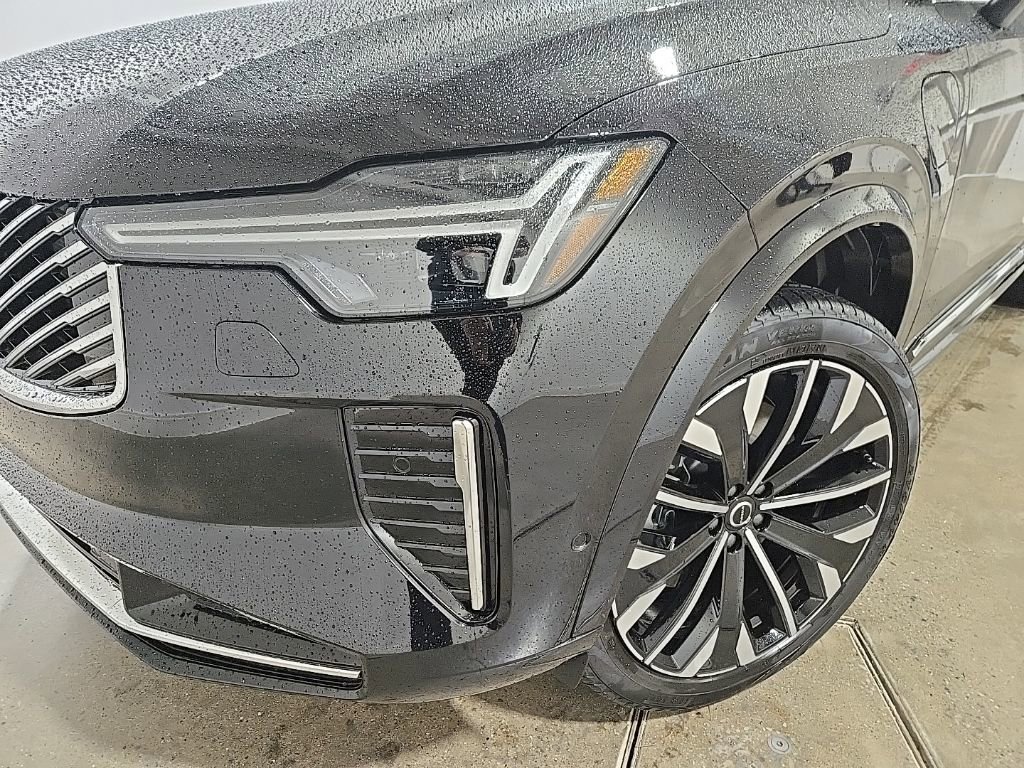 New 2026 Volvo XC90 T8 Plus w/ Protection Package Premier image 10
