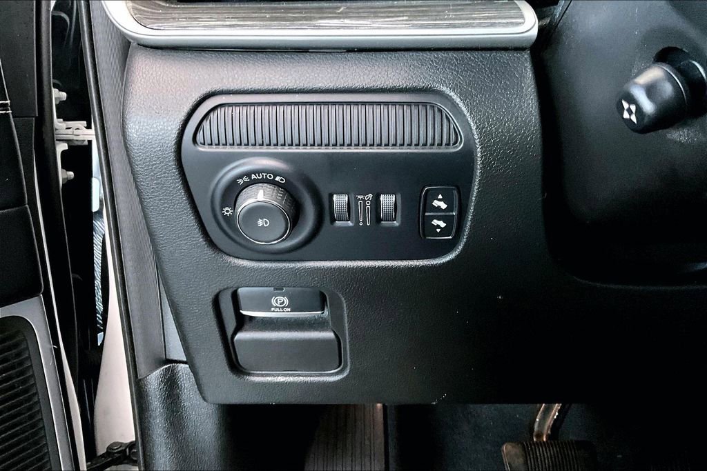 Used 2022 Jeep Wagoneer Series III w/ Flexible Seating Group AWD/4WD image 16