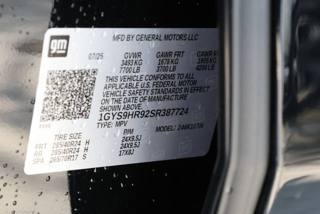 Used 2025 Cadillac Escalade V w/ LPO, ONYX Package image 38