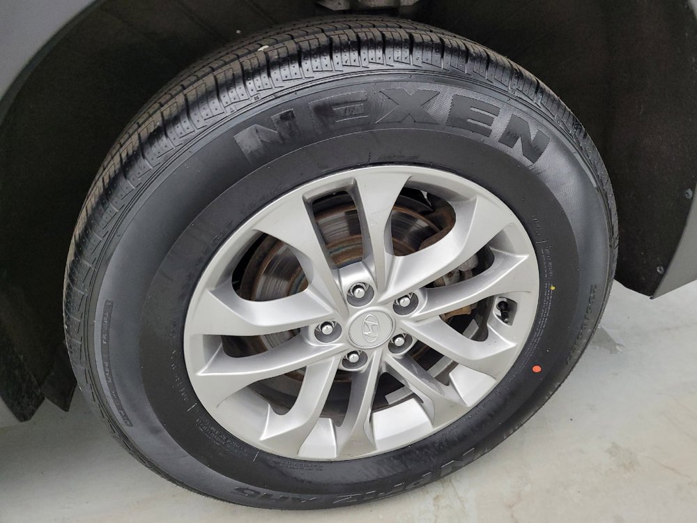 Used 2020 Hyundai Santa Fe SE AWD/4WD image 31