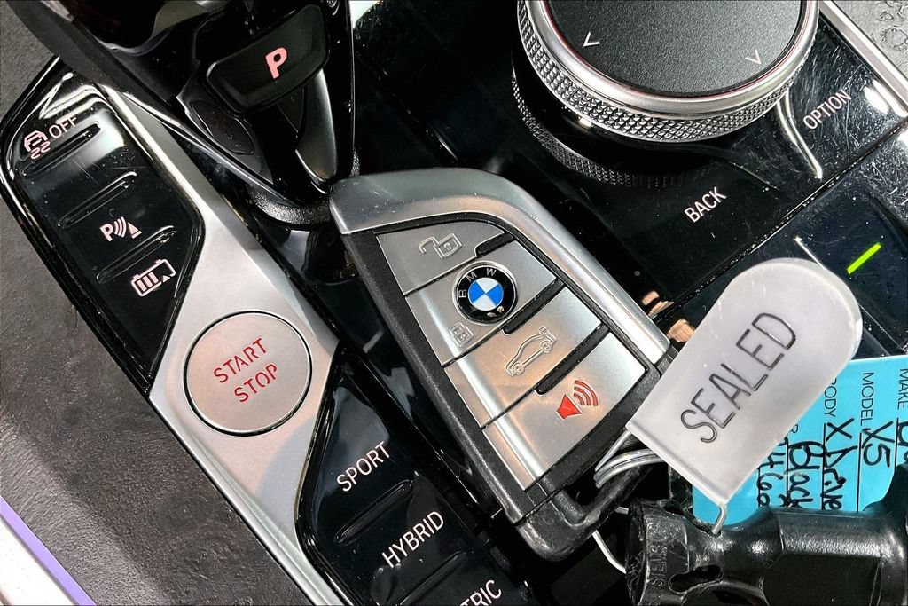 Used 2022 BMW X5 xDrive45e w/ M Sport Package AWD/4WD image 12