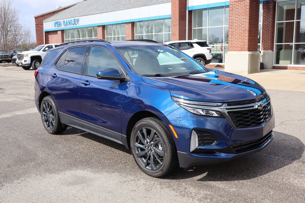 Used 2023 Chevrolet Equinox RS w/ LPO, Floor Liner Package image 2