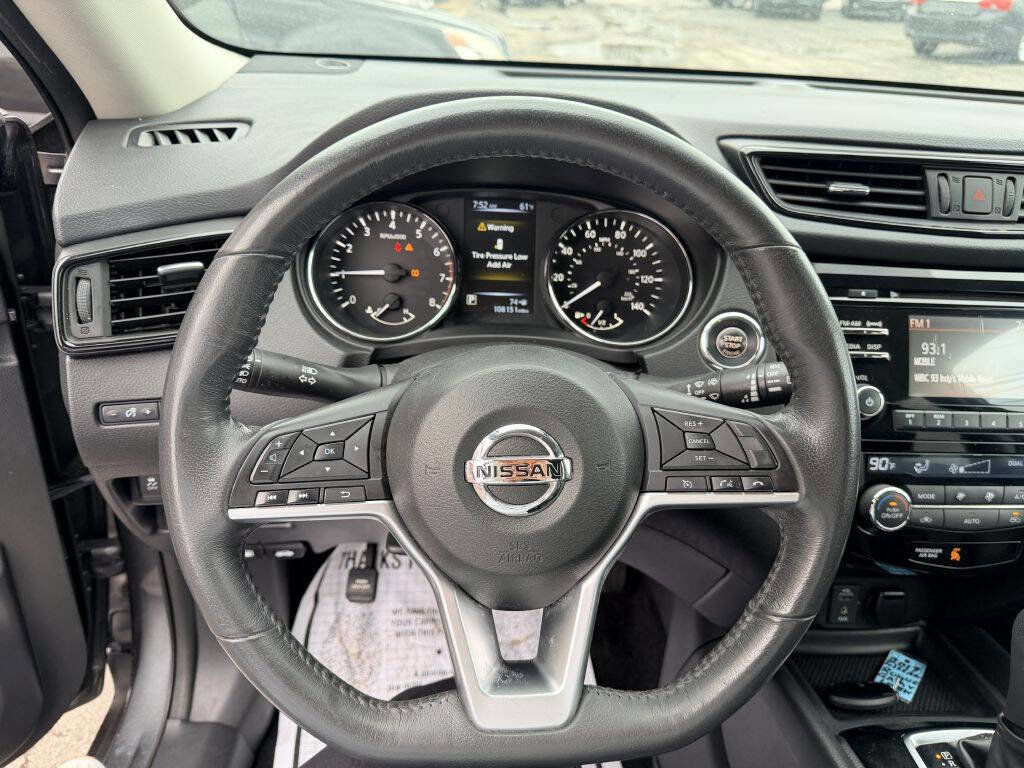 Used 2017 Nissan Rogue SV image 10