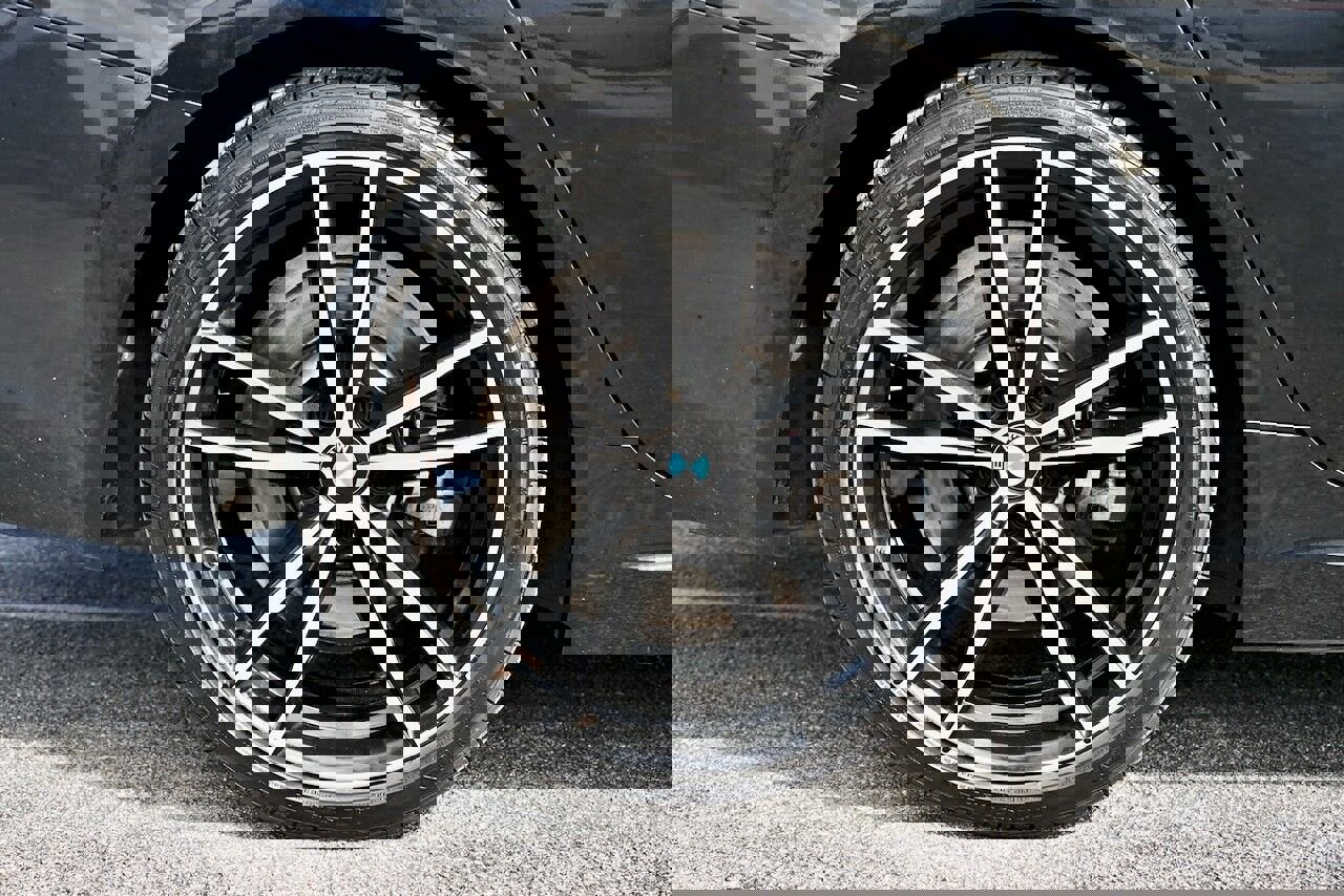 Used 2020 BMW 330i xDrive Sedan w/ M Sport Package image 13