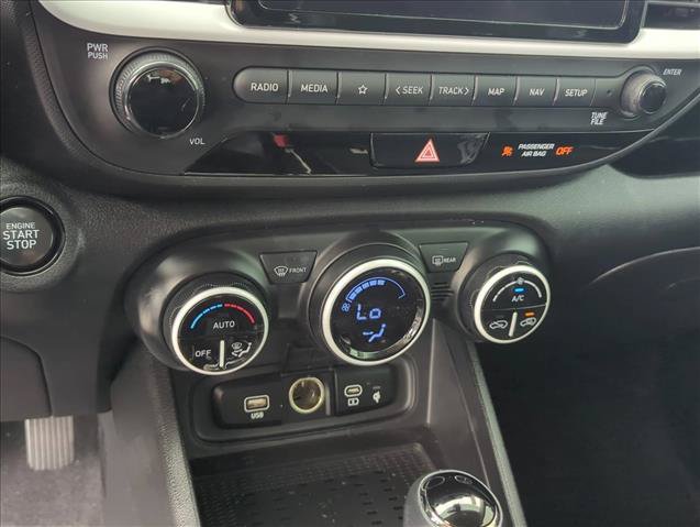Used 2023 Hyundai Venue Limited FWD image 22
