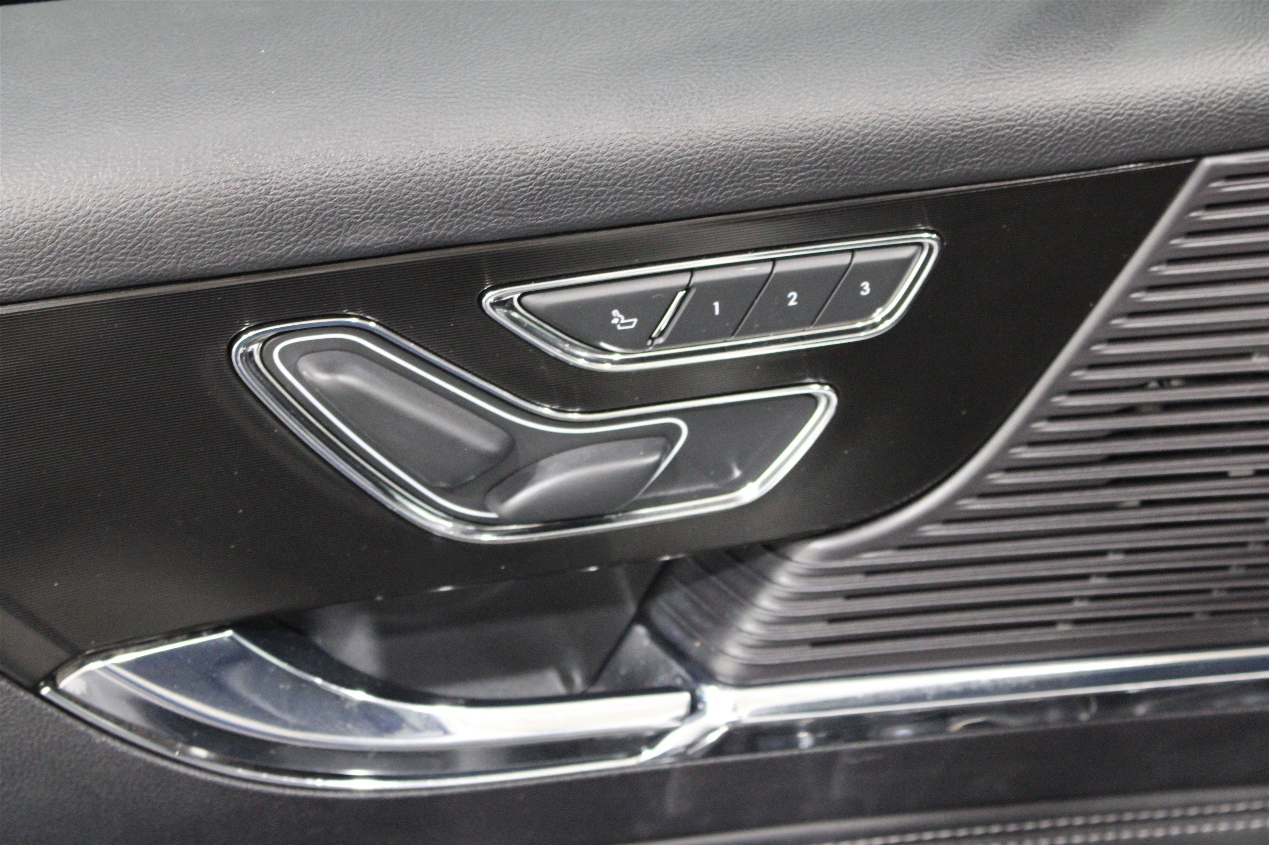 Certified 2022 Lincoln Corsair AWD w/ Premium Package image 7