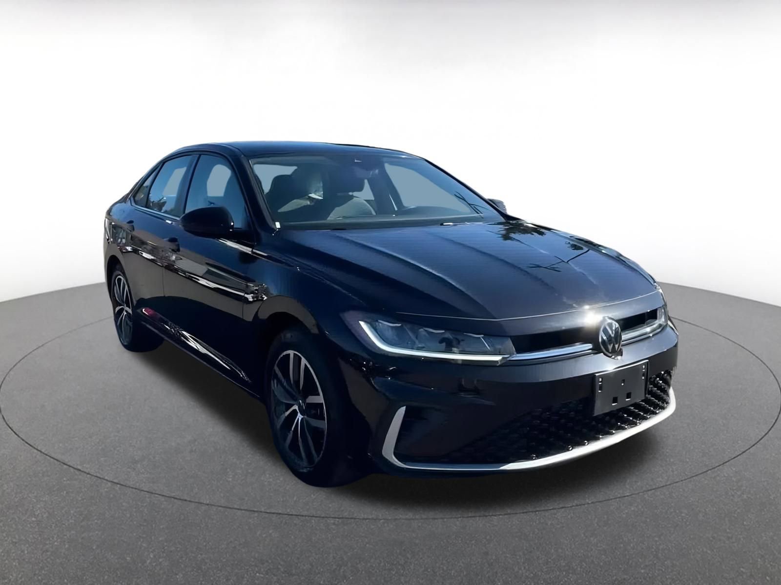 Used 2025 Volkswagen Jetta SE image 3