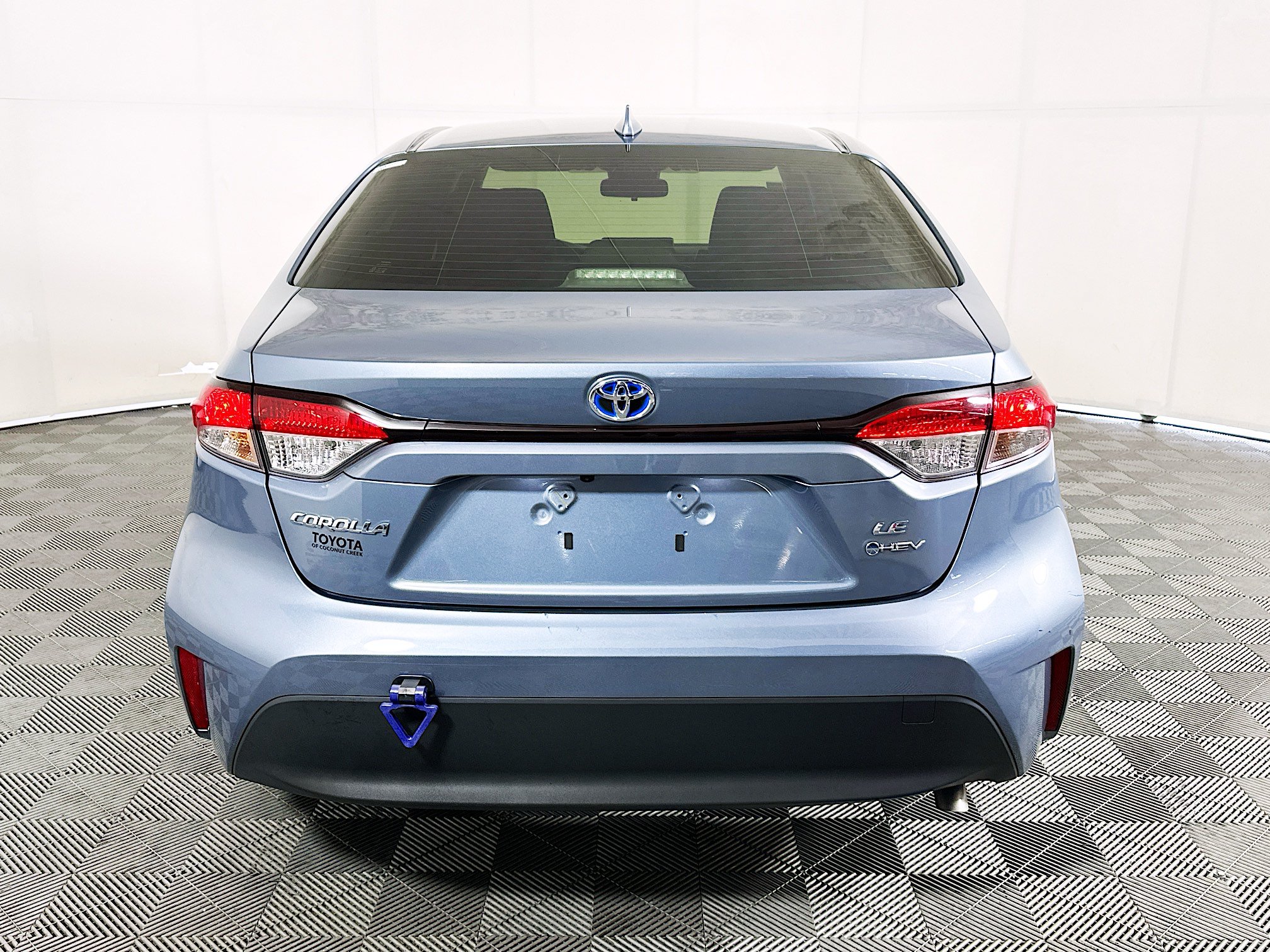 Used 2025 Toyota Corolla LE w/ LE Premium Package FWD image 4