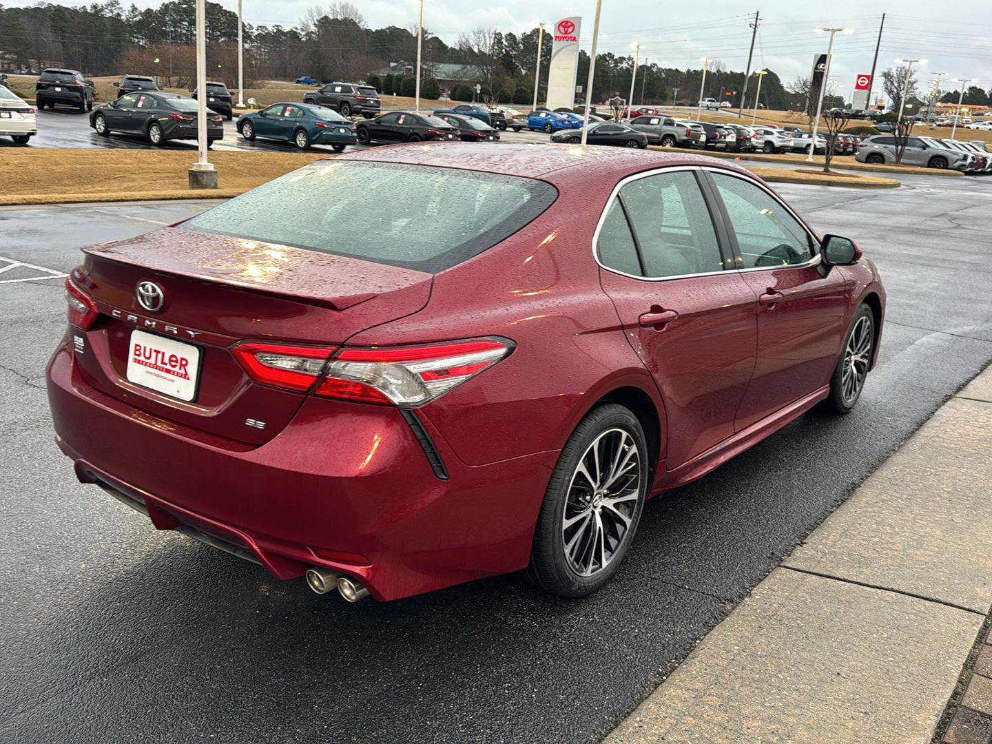 Used 2018 Toyota Camry SE w/ Convenience Package image 5