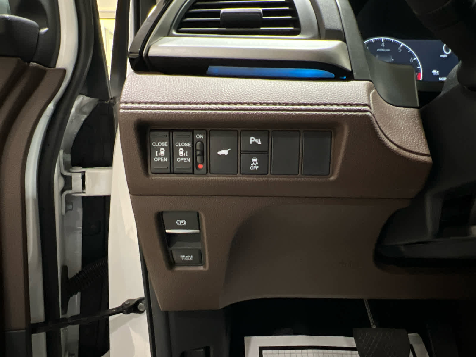 Certified 2025 Honda Odyssey Touring image 29