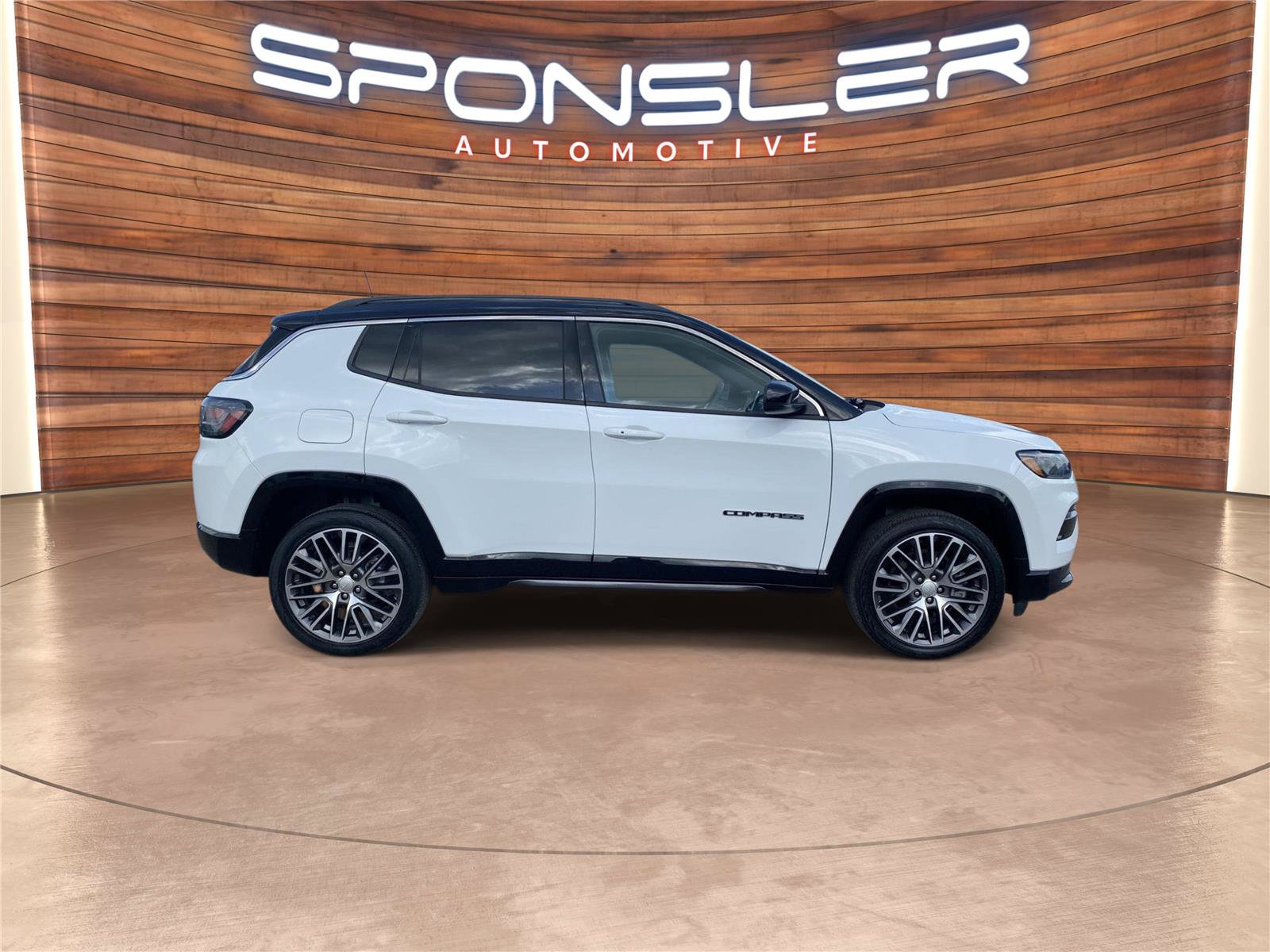 Used 2023 Jeep Compass Limited w/ Elite Group AWD/4WD image 7