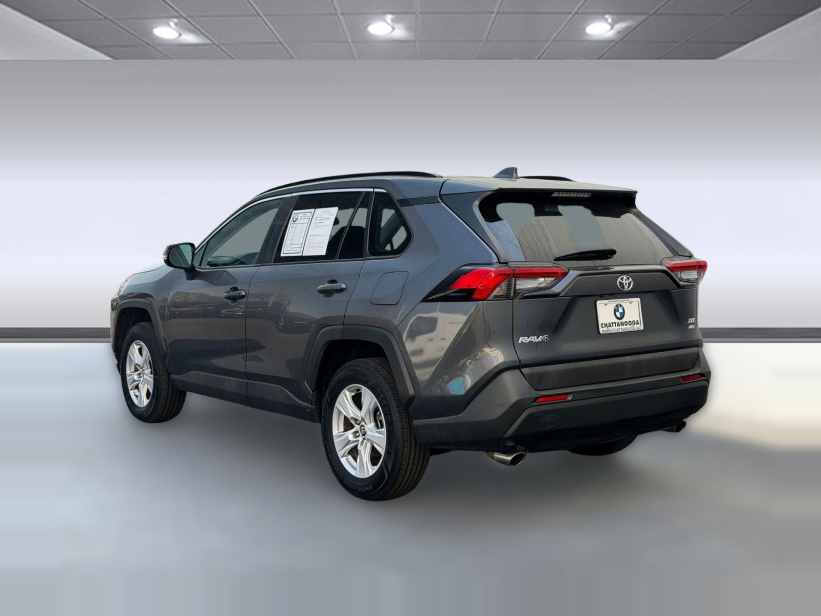 Used 2021 Toyota RAV4 XLE w/ Convenience Package AWD/4WD image 3