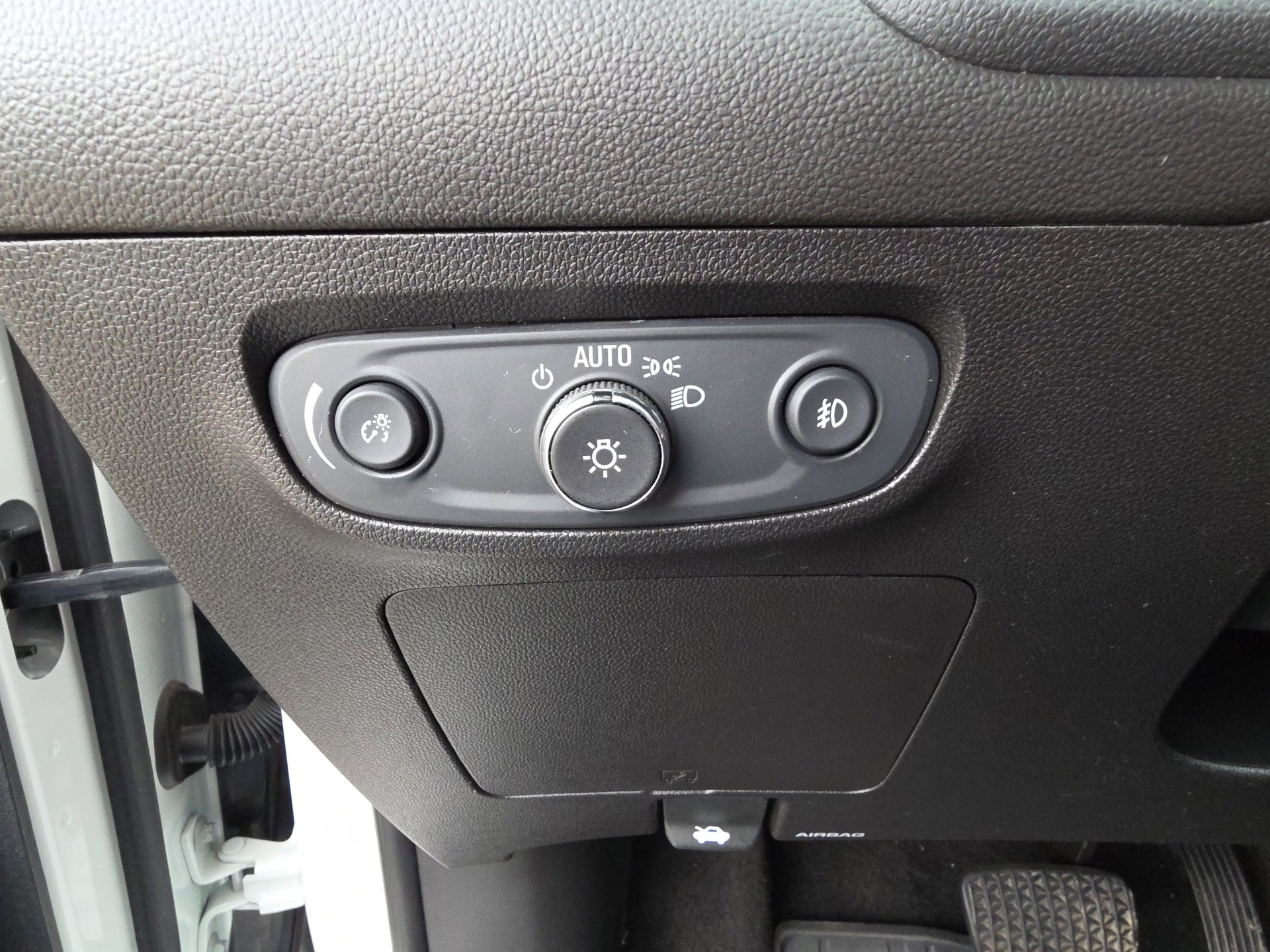 Certified 2022 Buick Encore GX Essence w/ Sport Touring Package image 20