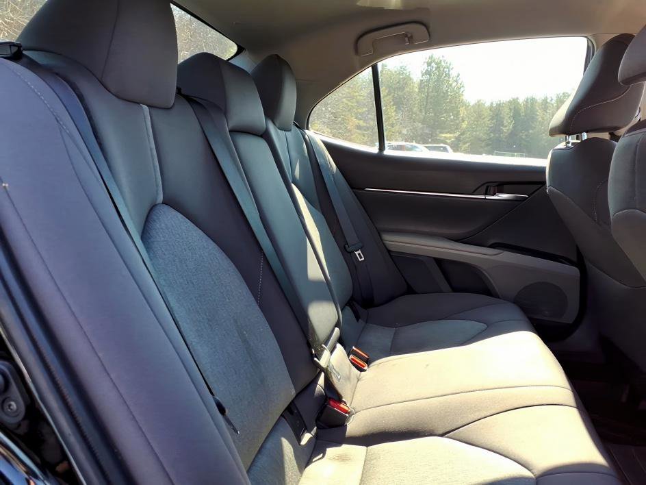 Used 2022 Toyota Camry LE image 10