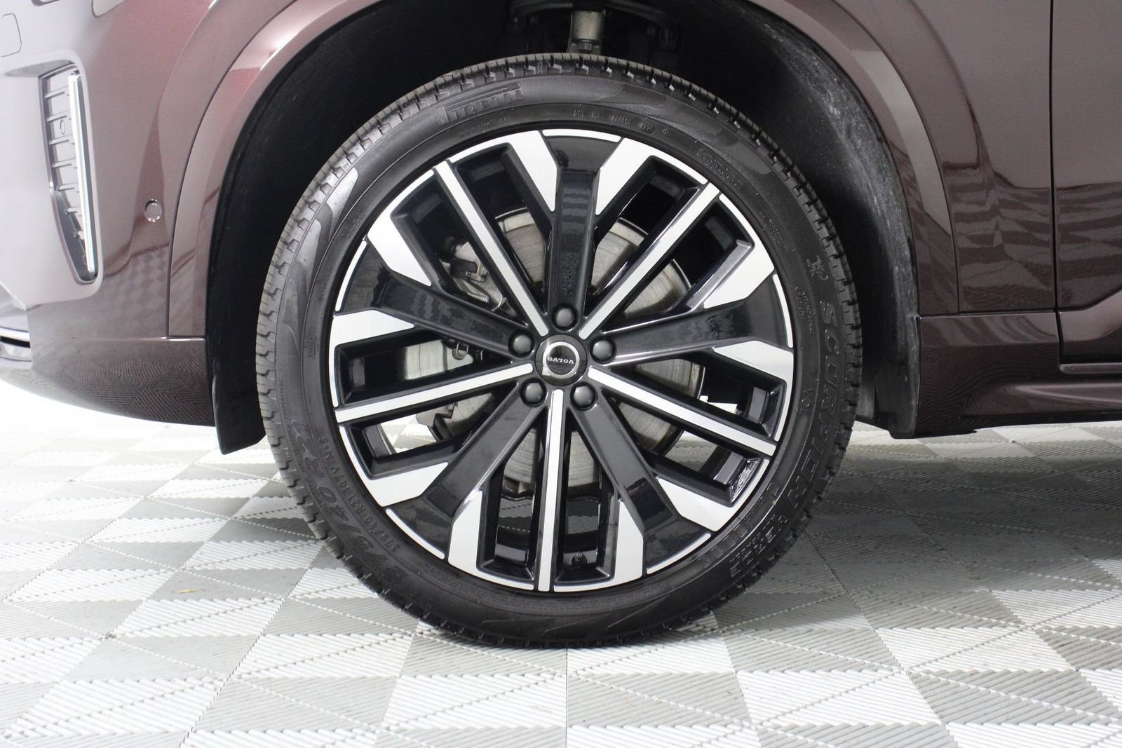 Certified 2026 Volvo XC90 B5 Plus w/ Protection Package AWD/4WD image 28