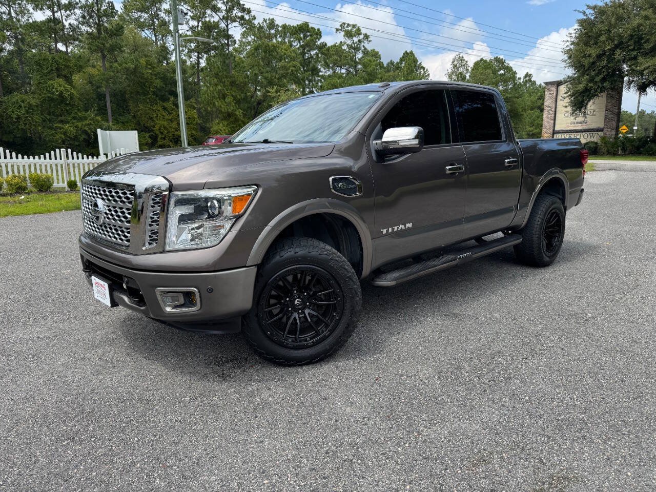 Used 2017 Nissan Titan Platinum Reserve AWD/4WD image 31