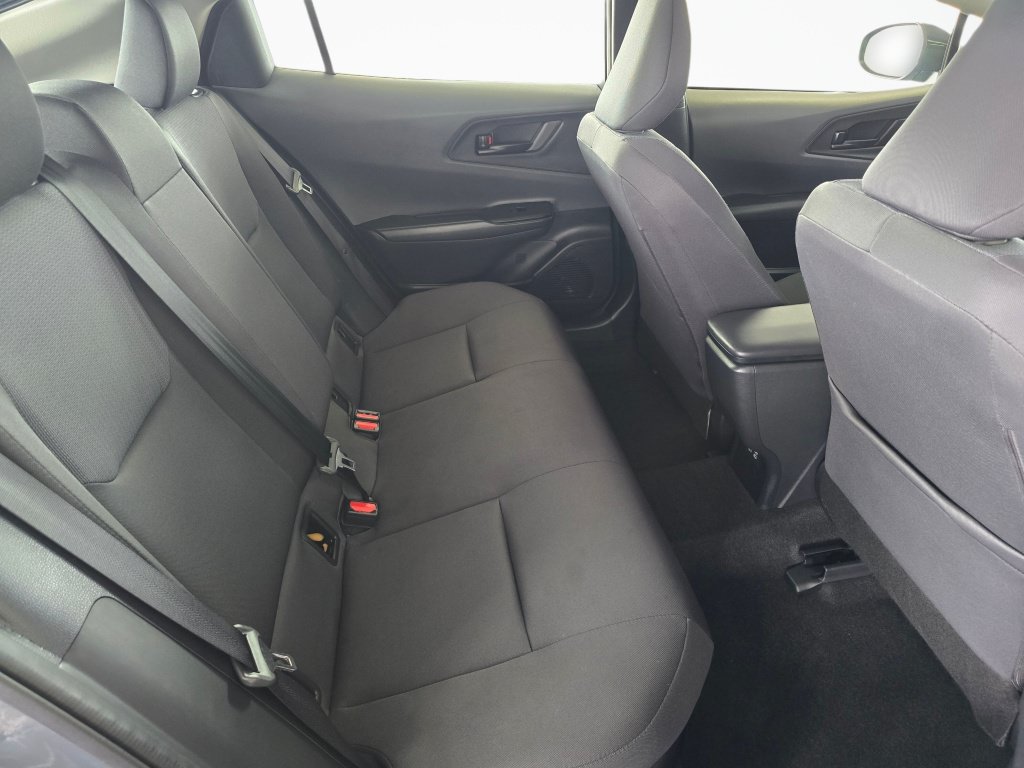 Used 2024 Toyota Prius LE FWD image 38