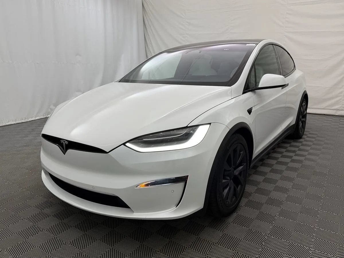 Used 2022 Tesla Model X AWD/4WD image 2
