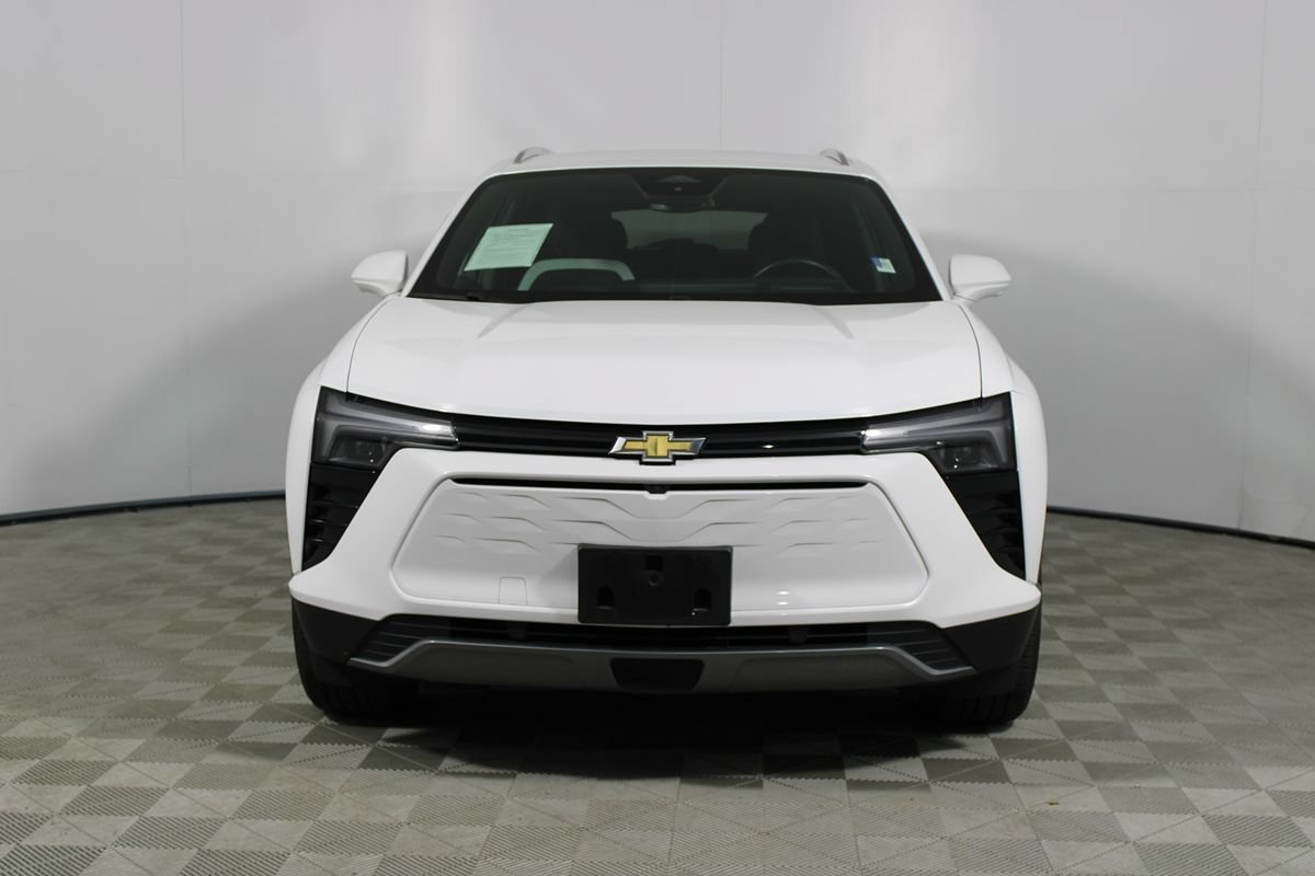Used 2024 Chevrolet Blazer EV LT AWD/4WD image 2