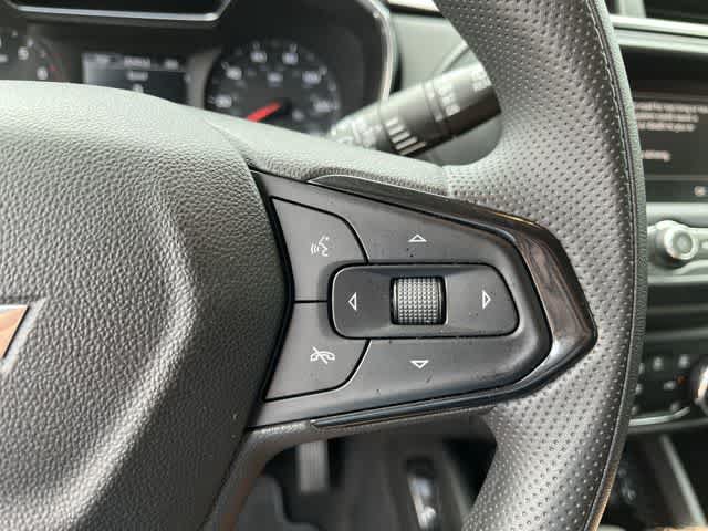 Used 2022 Chevrolet TrailBlazer LT w/ Confidence II Package FWD image 21