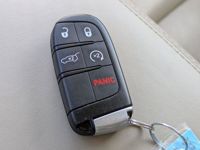 Certified 2020 Jeep Grand Cherokee Overland w/ Trailer Tow Group IV image 35