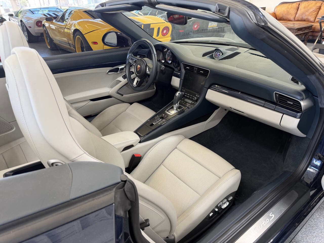 Used 2019 Porsche 911 Turbo S image 40